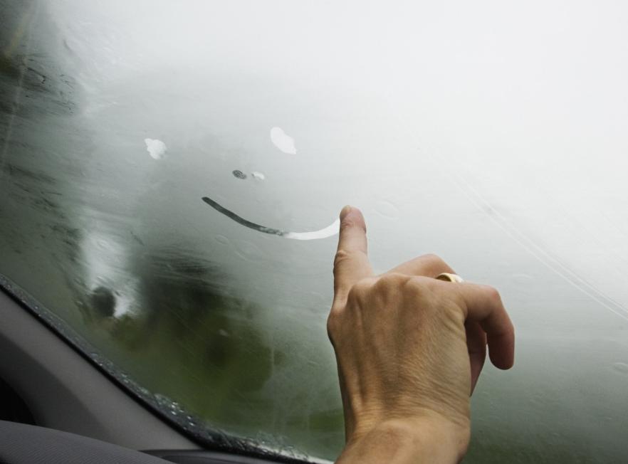 Что делать, если запотевают стекла автомобиля изнутри?